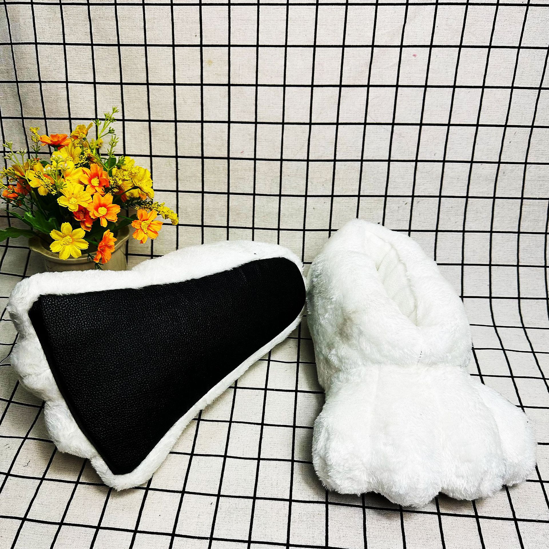In Stock Rabbit Paw Slippers H – Baby Gate Stairs recenzja i cena