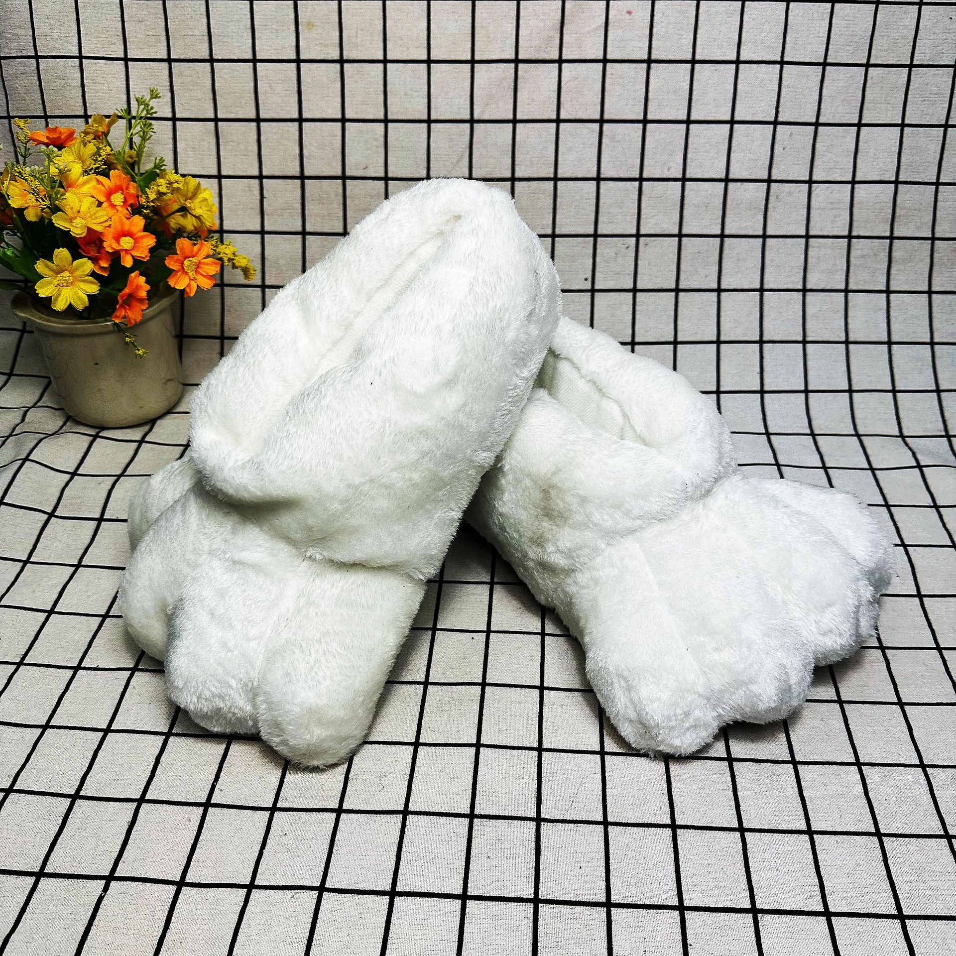 In Stock Rabbit Paw Slippers H – Baby Gate Stairs recenzja i cena